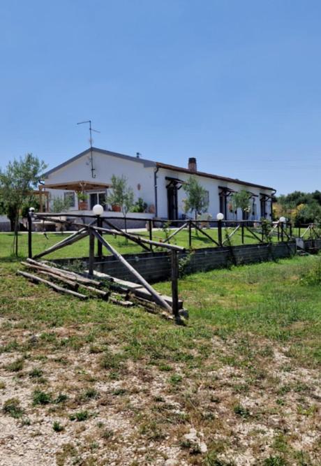 Casale Bianco Al Casello Dell' Autostrada Guidonia 외부 사진